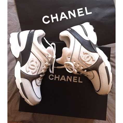 basket chanel blanche et noir|Chanel baskets.